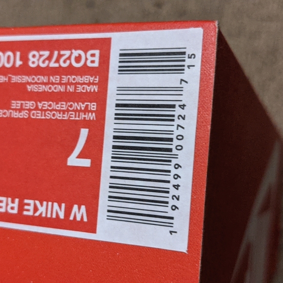 Nike women's React Element 55 size 7 New with box - Picture 9 of 9